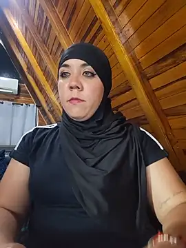 AmbarBurhan stripchat live cam model
