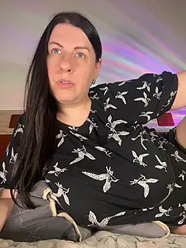 Evelinia stripchat live cam model