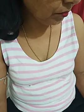 Shanu_Shah stripchat live cam model