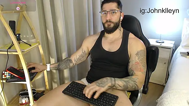 jonhklleyn stripchat live cam model