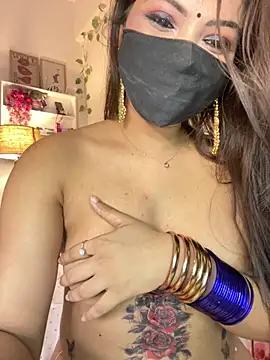 Berry_blossom stripchat live cam model