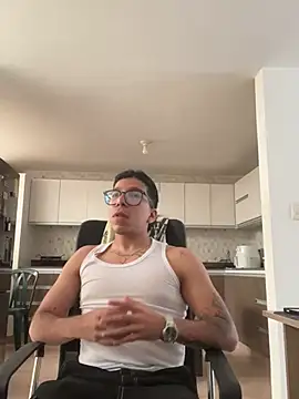 milowsky stripchat live cam model