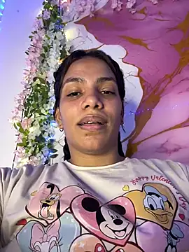 ArielleMillerr- stripchat live cam model