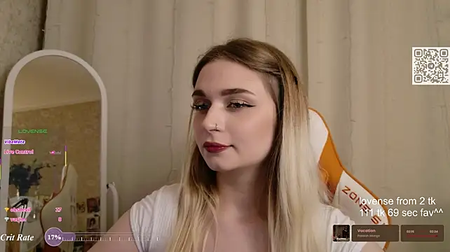 lucysussy stripchat live cam model