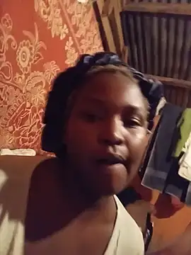 Pretty-mama stripchat live cam model