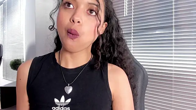 Im_vero1 stripchat live cam model