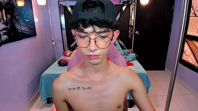 LiamHeatx stripchat live cam model