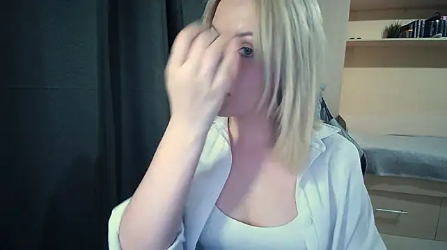 ElsyGven stripchat live cam model