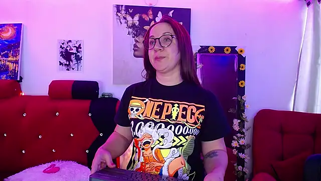 sarasmitthh stripchat live cam model