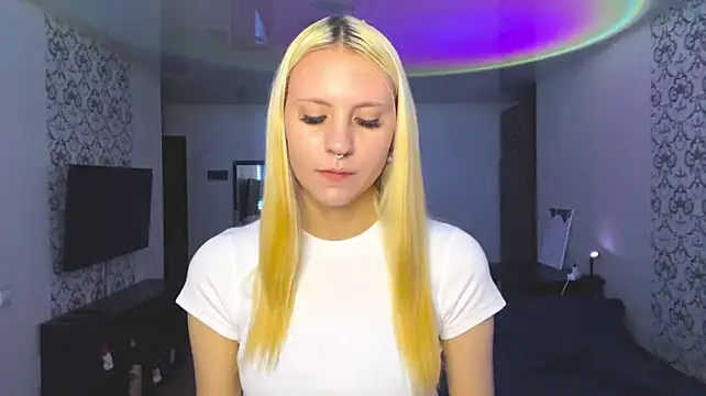 MildredGuckes stripchat live cam model