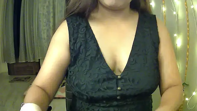 aarya_love stripchat live cam model