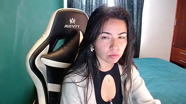 alice_middlee stripchat live cam model