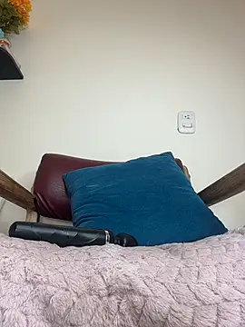 LilaRvsh stripchat live cam model