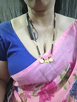 bhuvana_555 stripchat live cam model