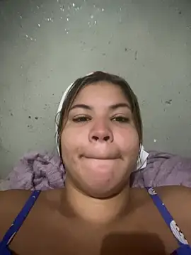Layslinha stripchat live cam model