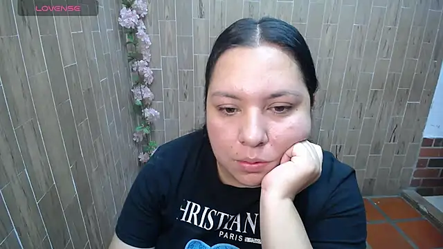 solyeria stripchat live cam model
