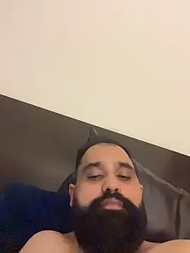 ThatBeardDude stripchat live cam model