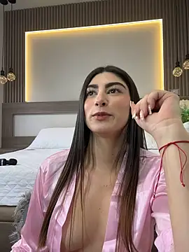 evelyn_hills stripchat live cam model