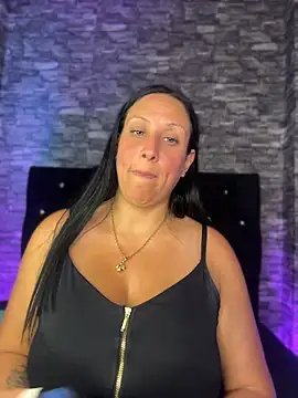 Cloe-Fire stripchat live cam model