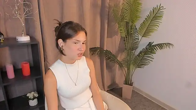 TyraMcelhenney stripchat live cam model