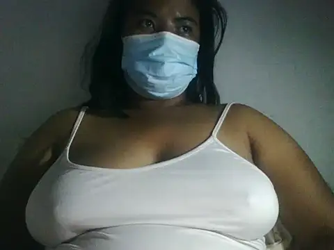 Artinah22 stripchat live cam model