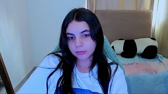 _elenna stripchat live cam model