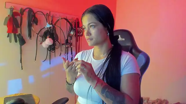 scarlet-kennedy98 stripchat live cam model