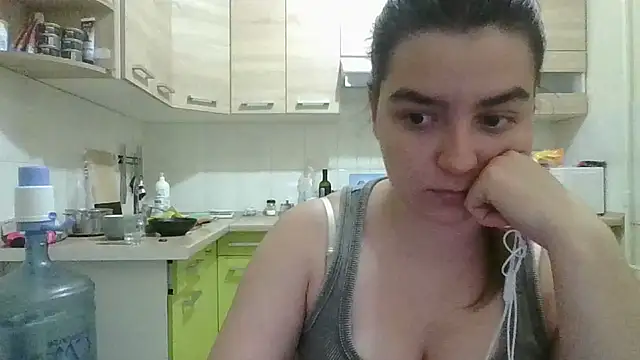 Farynaa stripchat live cam model