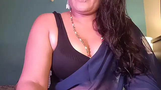 YourDesi_Laila_ stripchat live cam model