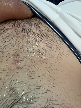 Novinho18- stripchat live cam model