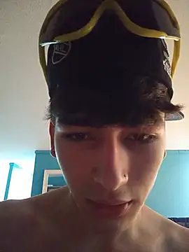 AdaptingPrig stripchat live cam model