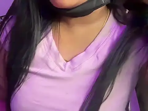 Saranyatelugu9 stripchat live cam model