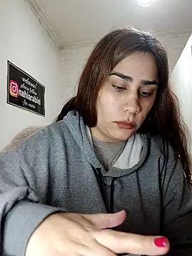 nahiarabiel33 stripchat live cam model