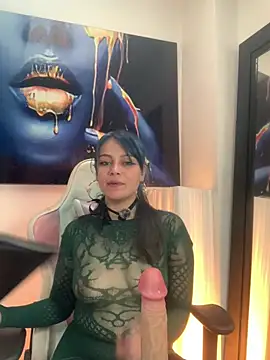 AylinCollins stripchat live cam model