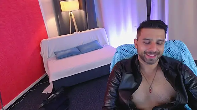 RyannSteel stripchat live cam model