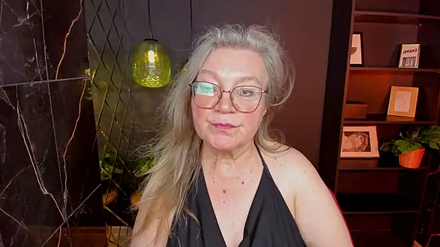 NataliMellow stripchat live cam model