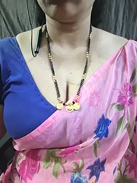 bhuvana_555 stripchat live cam model