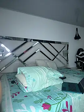 maybelline69 stripchat live cam model