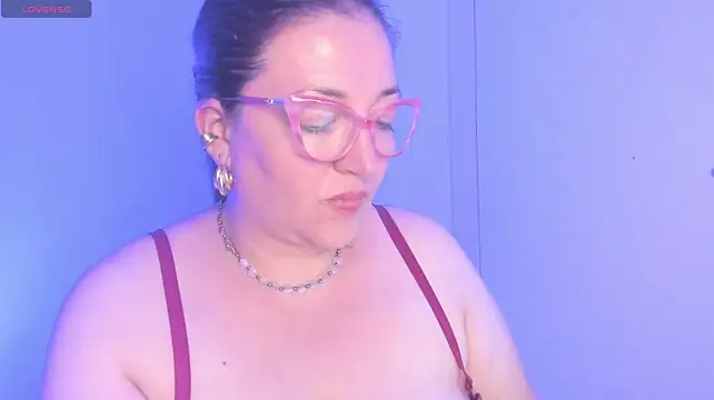Naty_Mature_ stripchat live cam model