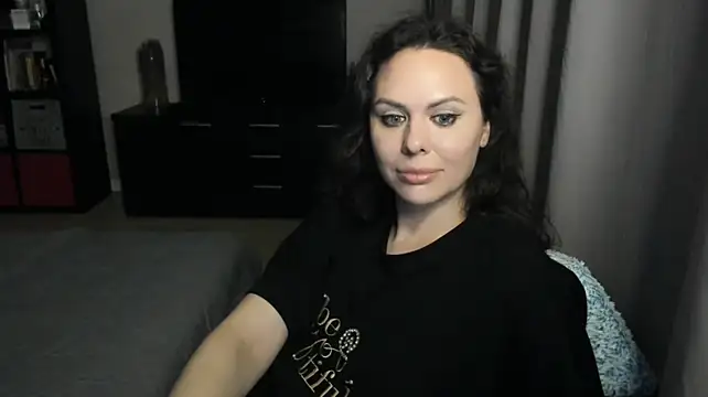 MollyCheiz stripchat live cam model