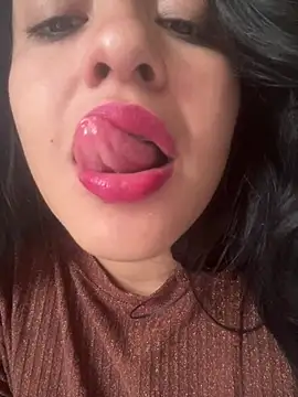 EmilyNoir1 stripchat live cam model