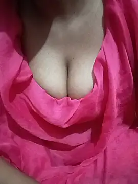 kaviyaponnu0987 stripchat live cam model