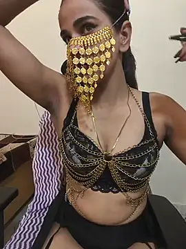 Glow_Queen stripchat live cam model