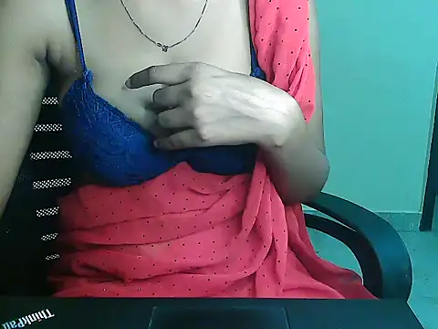 ur_sassypriya stripchat live cam model