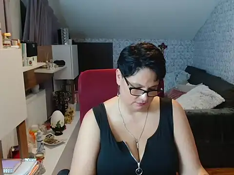 CallmeHellen4you stripchat live cam model