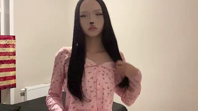 ElfriedaCutno stripchat live cam model