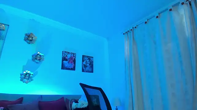 Naiely_Naides stripchat live cam model