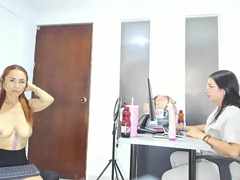 KateRoouse stripchat live cam model