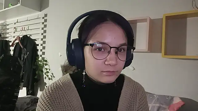 KelliBeatrice stripchat live cam model