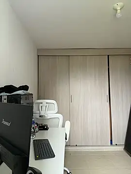 sendfer stripchat live cam model